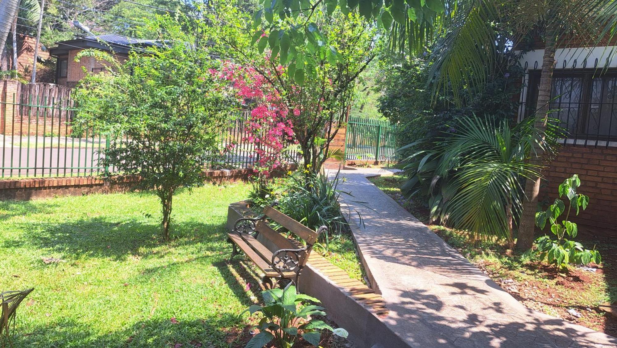 Hospedaje Los Vencejos Puerto Iguazú Exterior foto