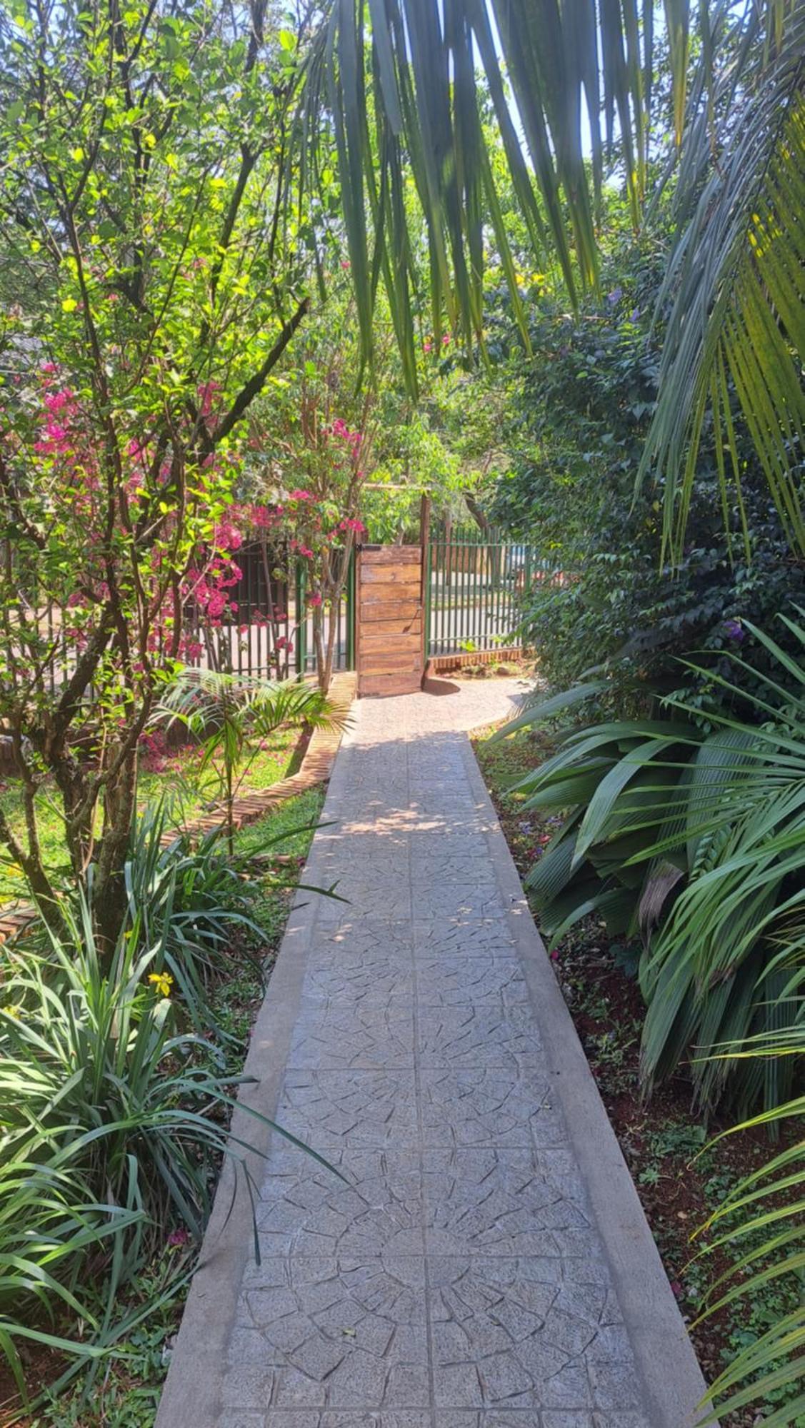 Hospedaje Los Vencejos Puerto Iguazú Exterior foto